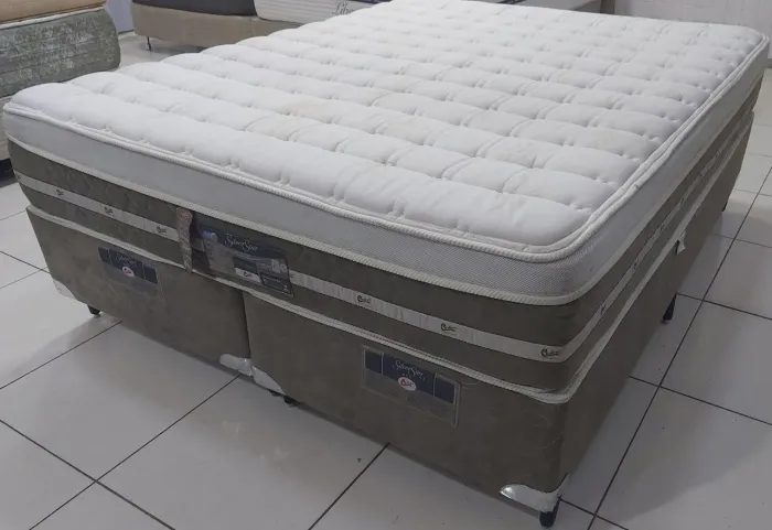 Cama Queen Size, Castor - ENTREGA GRÁTIS