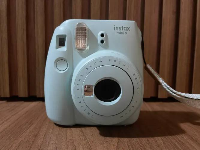 Câmera Instantânea Instax Mini 9 - Fujifilm
