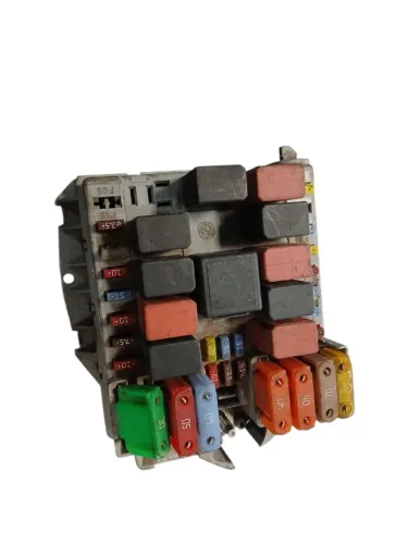 Caixa de fusivel 51826462 semi nova original fiat Doblo