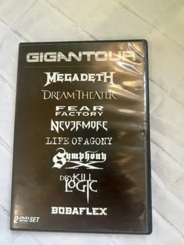 DVD GIGANTOUR