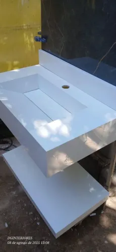 Pia de banheiro em porcelanato