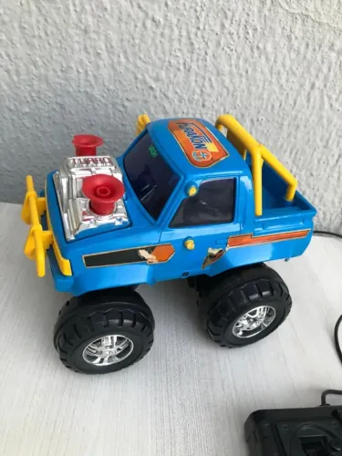 Carrinho Pick-up Furakon Com Controle Remoto Estrela Anos 80