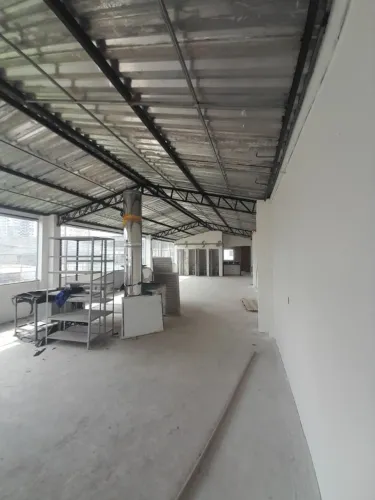 Prédio/Galpão - 450m² novo 2 pavmtos vão livre, refeitório, banheiros, apto apoio - S Braz