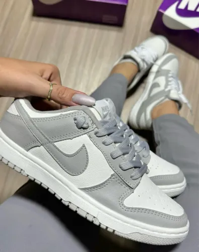 Nike Dunk Low - Cinza e Branco