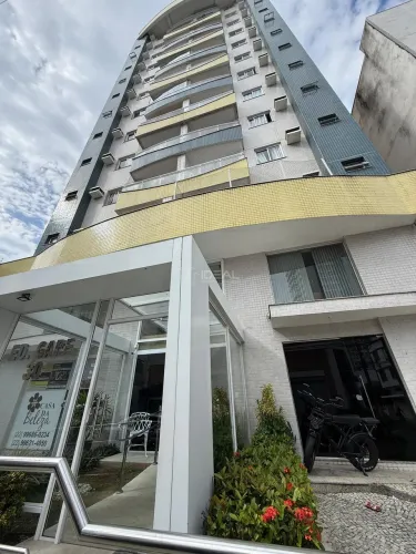 Apartamento com 2 quartos para locação na Pelinca