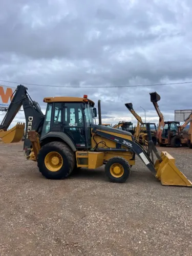 Retroescavadeira John Deere 310L
