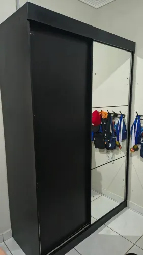 Guarda roupa solteiro com espelho