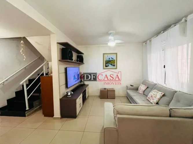 Sobrado 75mt² - Patriarca / 2 suítes (1 com sacada) / Quintal com 2 vagas cobertas