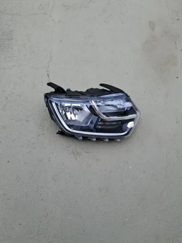Farol direito Renault Duster Oroch LED original drl diurno