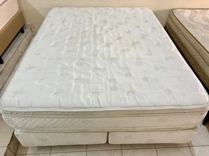 Cama box de casal Queen size , cama Queen