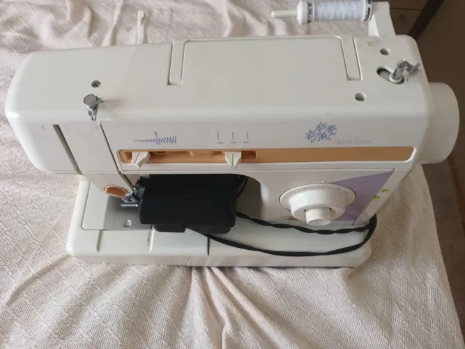 Máquina de costura Singer Prêt-à-porter 110 V