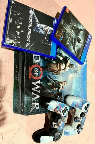 PlayStation 4 500GB com vários jogos, aceito negociação