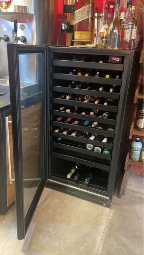 Adega climatizada para vinhos - Perfeita para seu comércio!