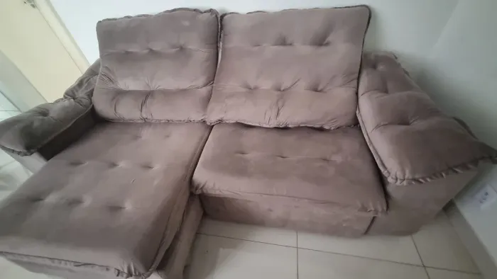 Sofá Cama retrátil com encosto reclinável.