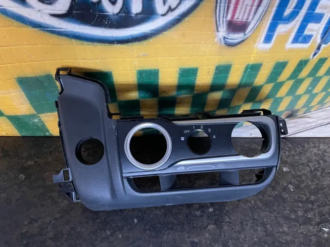 Moldura dos botões do ar condicionado honda fite 2015 a 2018
