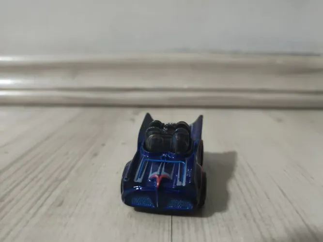Hot Wheels bat móvel 
