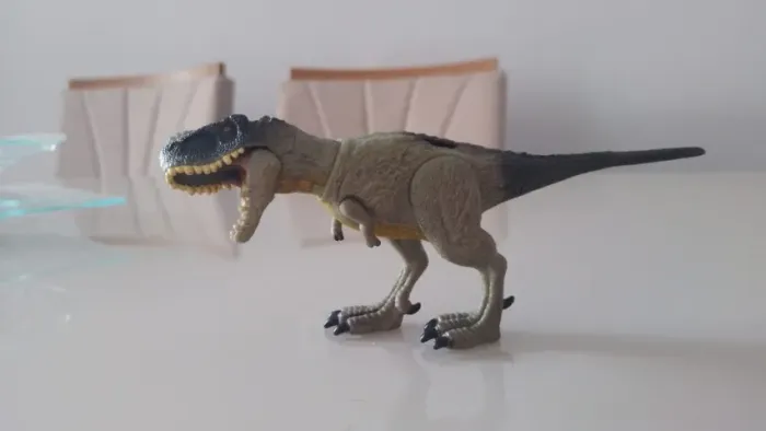 dinossauro rugops primus colecionavel mattel boneco