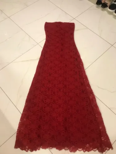Vestido adulto feminino vermelho todo em renda belíssimo nunca usado