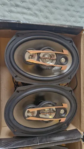 Par de auto falantes 6x9 QR69 300w Quadriaxial Hurricane 