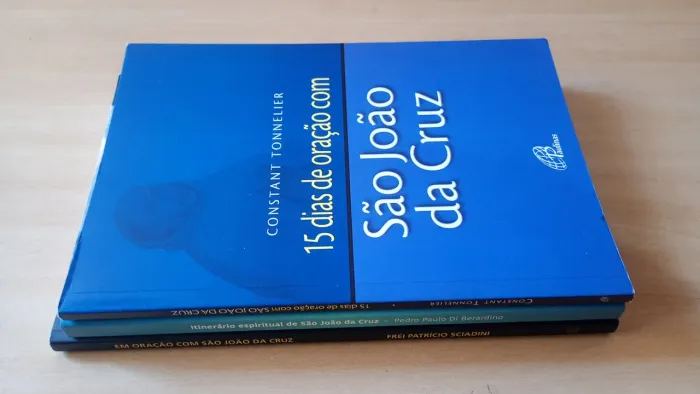 3 livros sobre São João da Cruz.