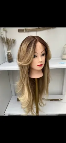 Peruca front lace humanizada loiro bege dourado franjão 70cm