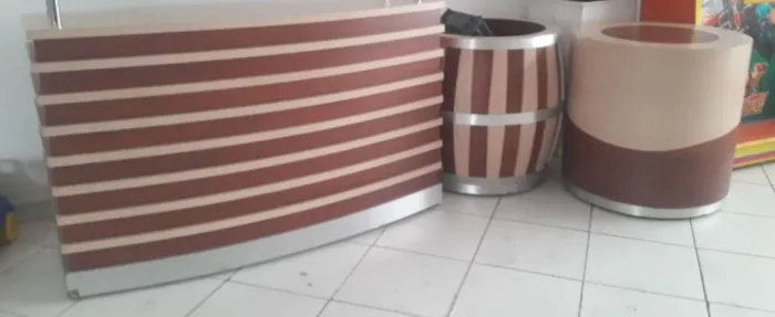 Balcão recepção + mesa giratória + balcão rodizio