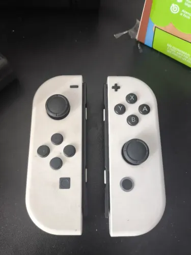 Joy con para Nintendo switch OLED usado sem drift funcionando normalmente sem detalhes 