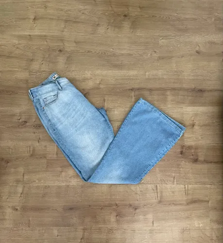 Calça jeans feminina tam 38 azul claro Hering