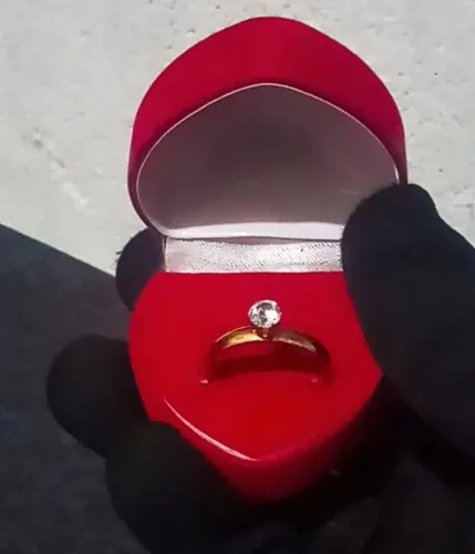 Anel com Diamante