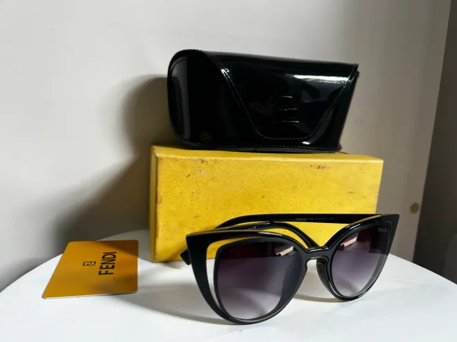 Óculos de sol Fendi