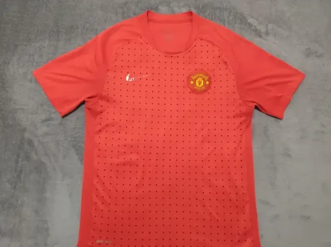 Camisa Oficial Manchester United Nike 2010-2011 Treino, tamanho M (51x73cm). Excelente!