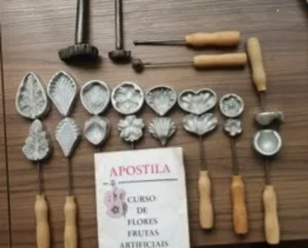 20 PEÇAS DE FRISADORES DE FLOR