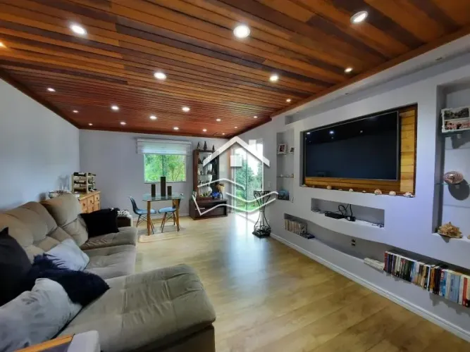 Casa- Petrópolis, Araras