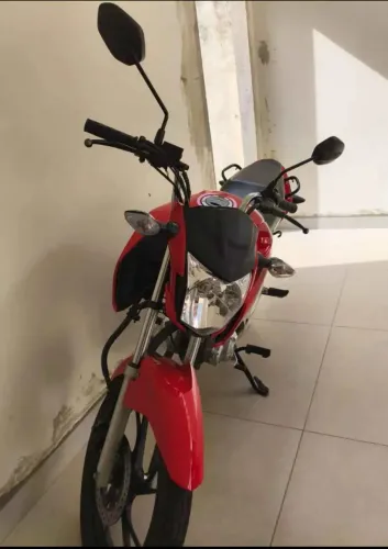 Honda CG Fan, 160 2023. Vem com chave reserva.