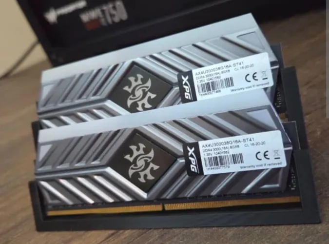 Memória DDR4 2x8gb
