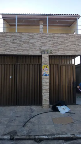 ALUGO CASA DE PRIMEIRO ANDAR NO BARRIO CACIMBAS EM ARAPIRACA, EXCELENTE LOCALIZAÇÃO