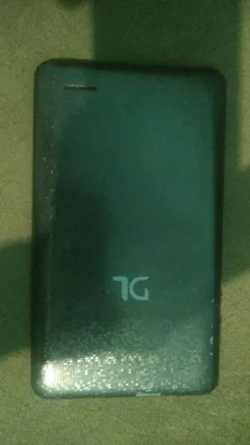 Estou vendendo 1 tablet . observe a tela tá trincada
