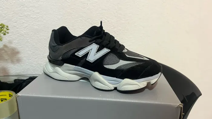 Tênis New balance 9060