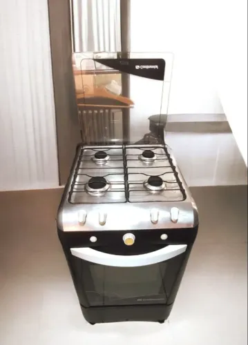 Lindo Fogão Continental de  Bocas com Acendimento Automático e luz no Forno Automático.