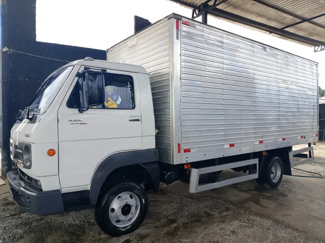 Volkswagen 8-160 Baú de 6.20 Longo