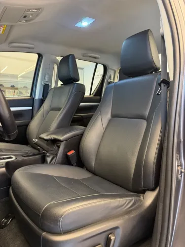 Toyota Hilux CD SRX 4X4 2.8 TDI 16V Diesel Aut. 2023