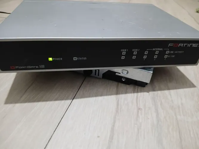 Firewall Fortinet FortiGate-50B (FG-50B) - Usado