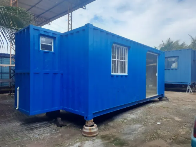 Container marítimo stand de vendas com banheiro