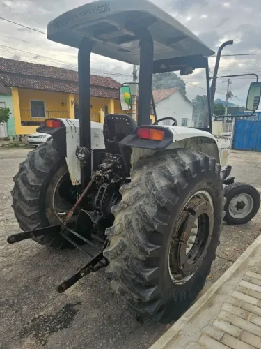 Trator Massey Ferguson 275 ano 2007com Nota fiscal poucas horas de uso