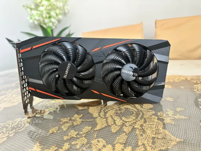 Placa de vídeo Gigabyte Rx 590 8gb