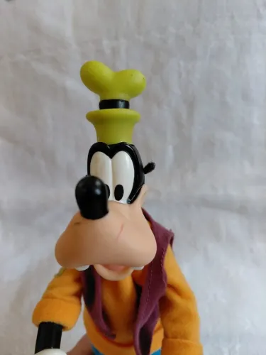 Boneco clássico articulado do Pateta da Disney, produzido pela marca Applause nos anos 90