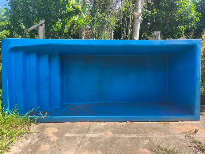 Piscina de fibra nova, nunca usada!