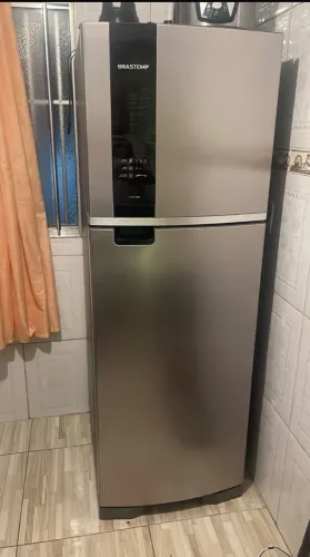 Vendo uma geladeira sete meses de uso
