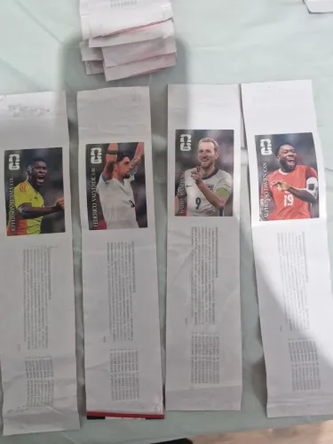 kit 4 figurinhas da copa do mundo 2026 coca cola