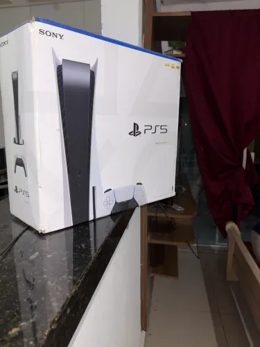 PlayStation 5 feat
